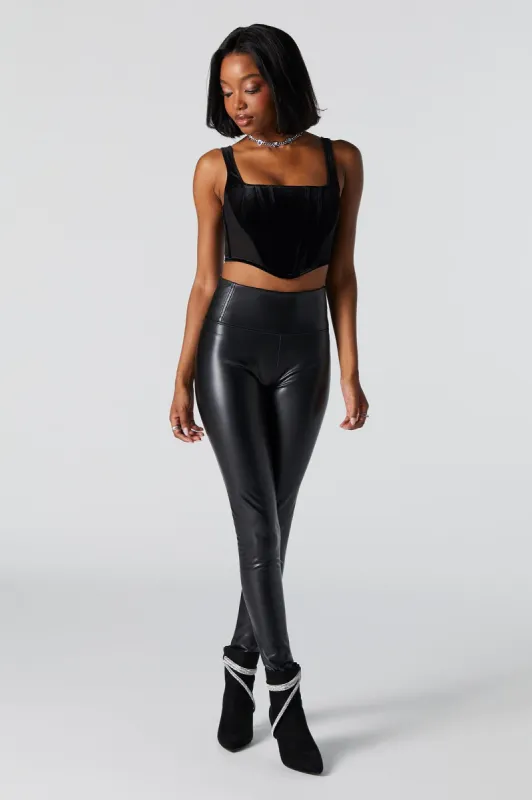 Legging à taille haute en similicuir sold by Urban Planet