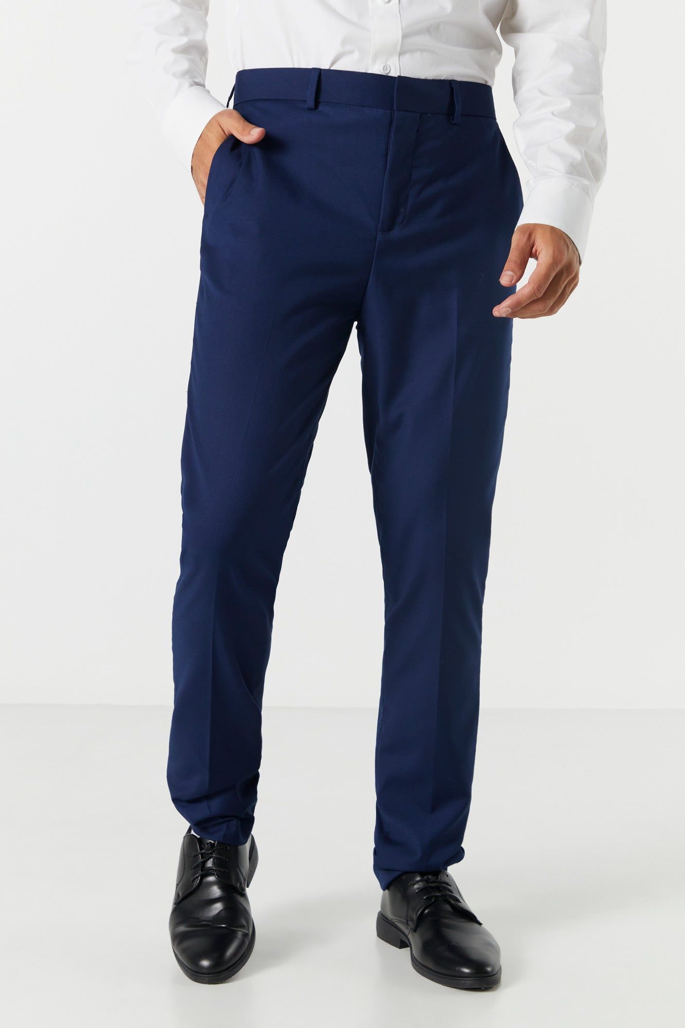 Pantalon ajusté uni sold by Urban Planet