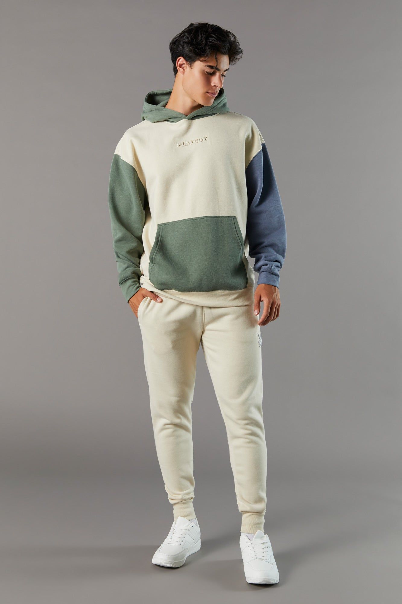 Haut à capuchon en molleton à blocs de couleurs et Playboy embossé sold by Urban Planet product image thumbnail 4