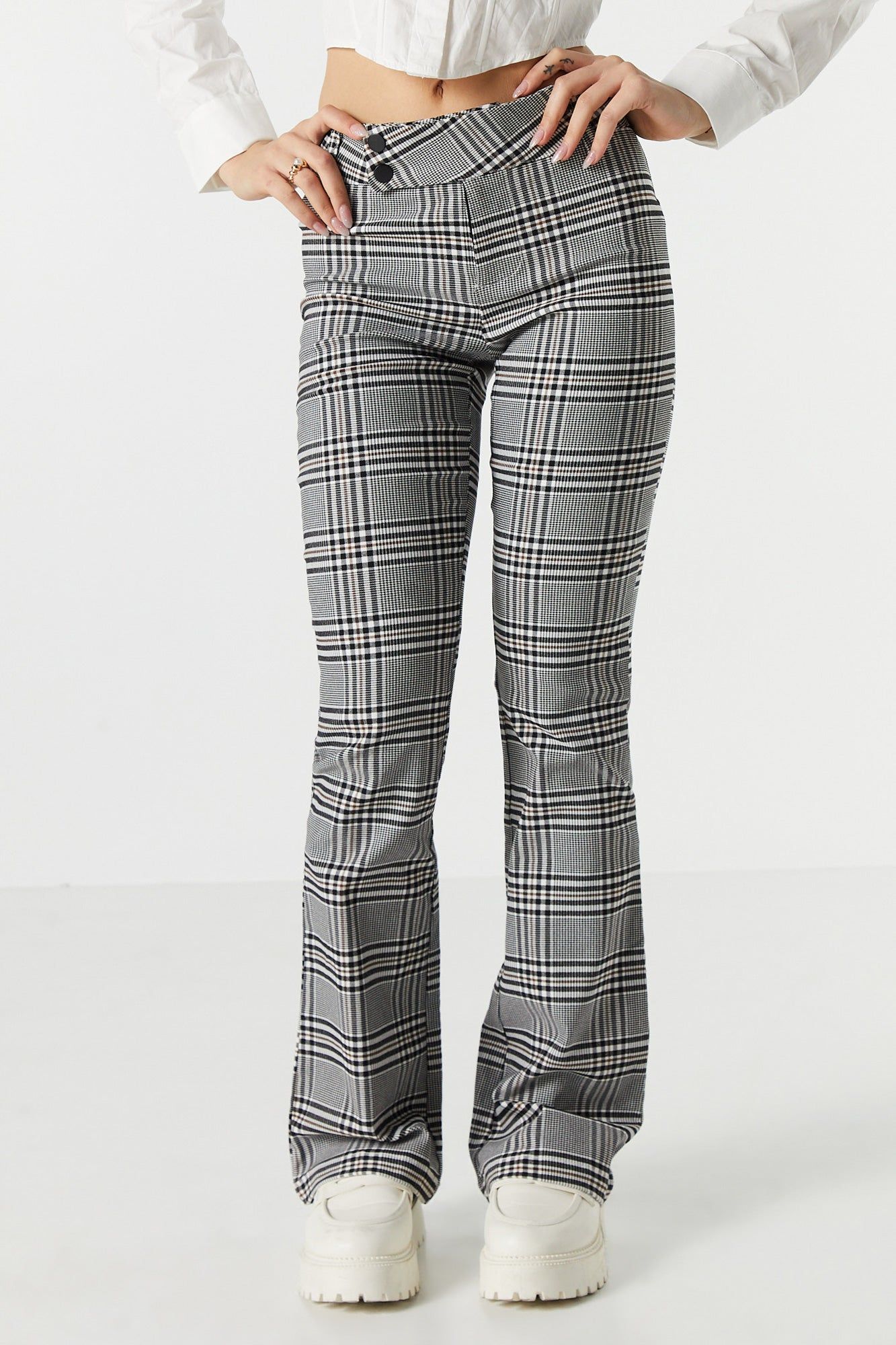 Pantalon habillé à jambe évasée à enfiler sold by Urban Planet product image thumbnail 2