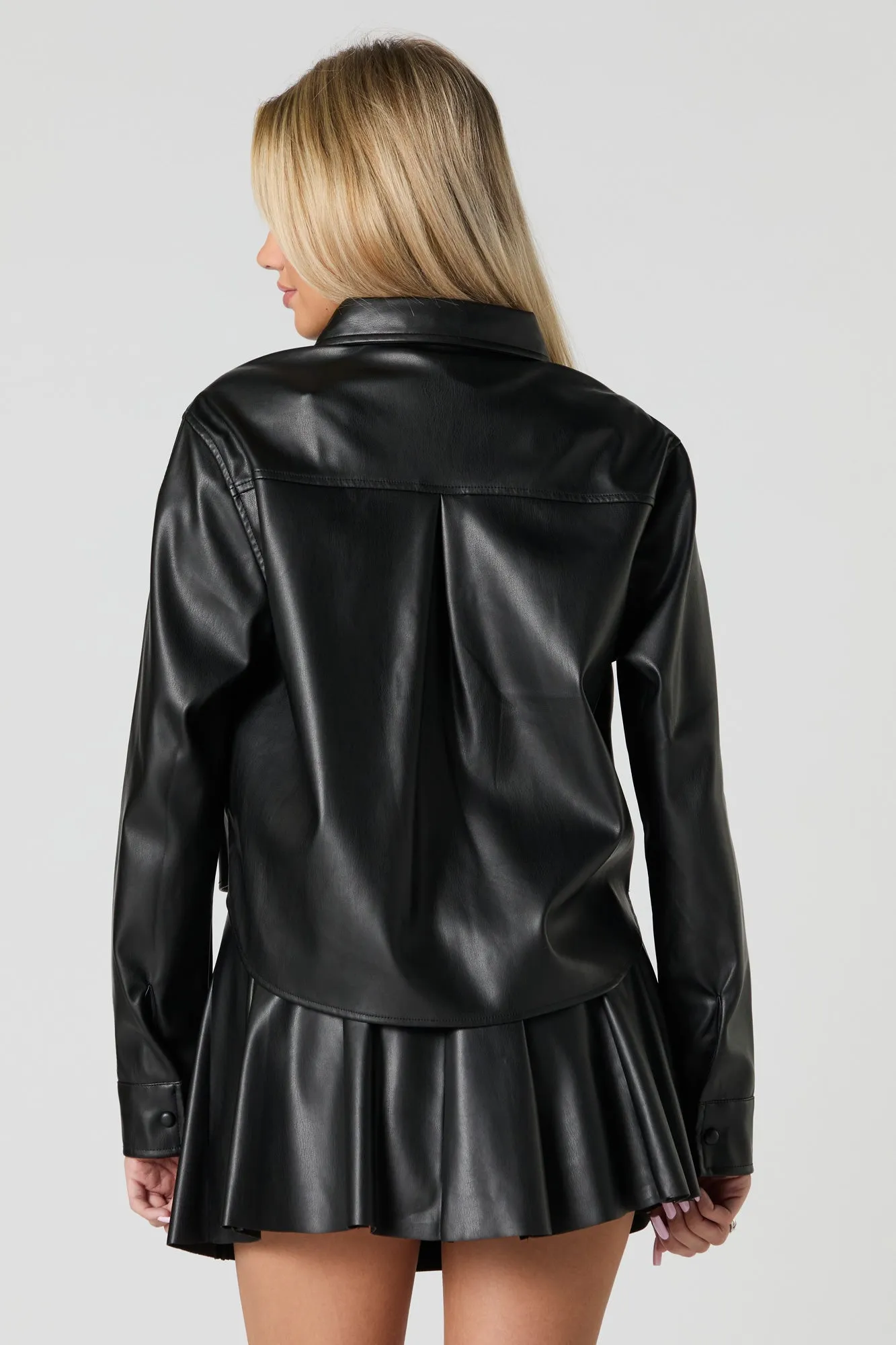 Minijupe plissée en similicuir sold by Urban Planet product image thumbnail 2