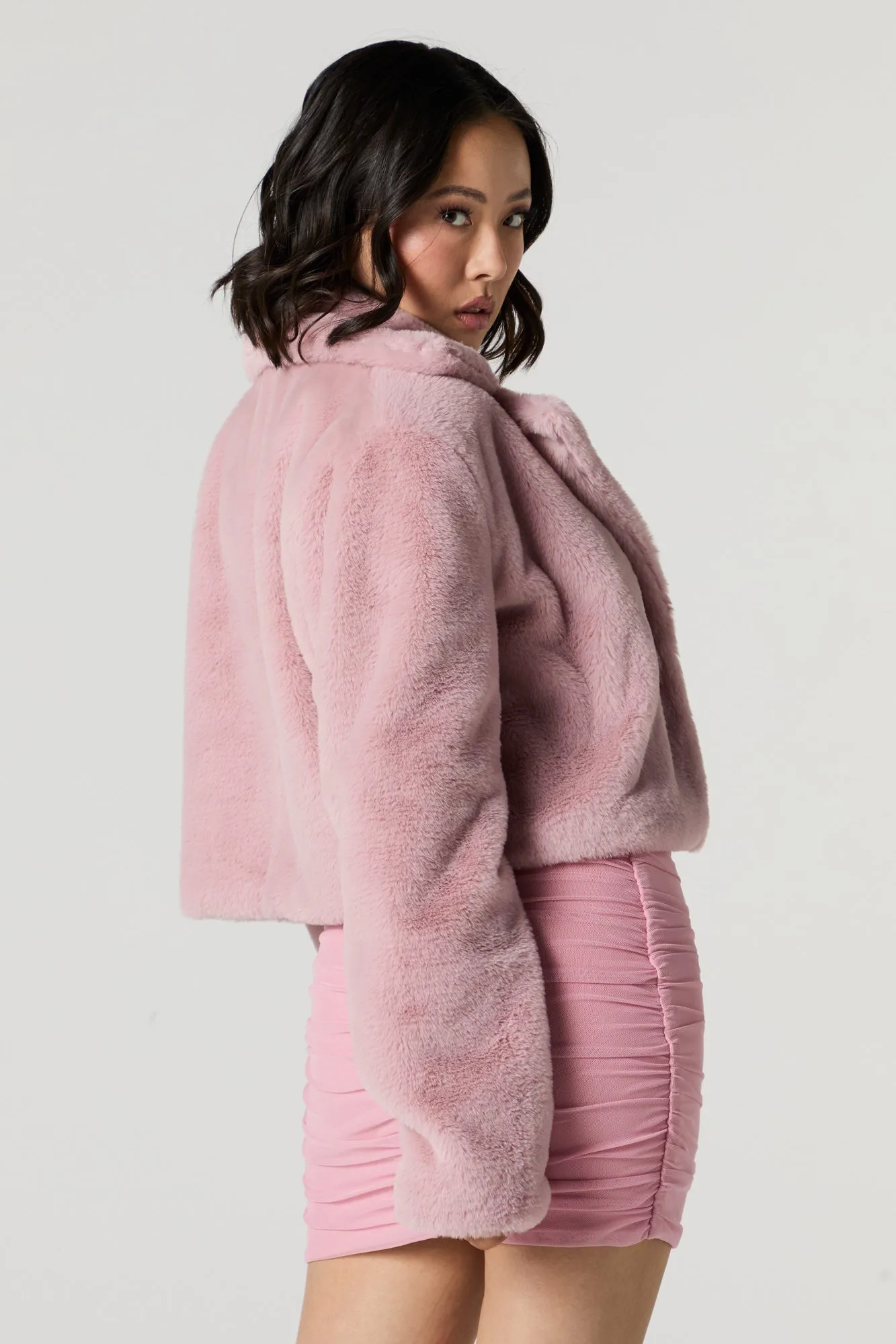 Blouson court ouvert en similifourrure sold by Urban Planet product image thumbnail 2