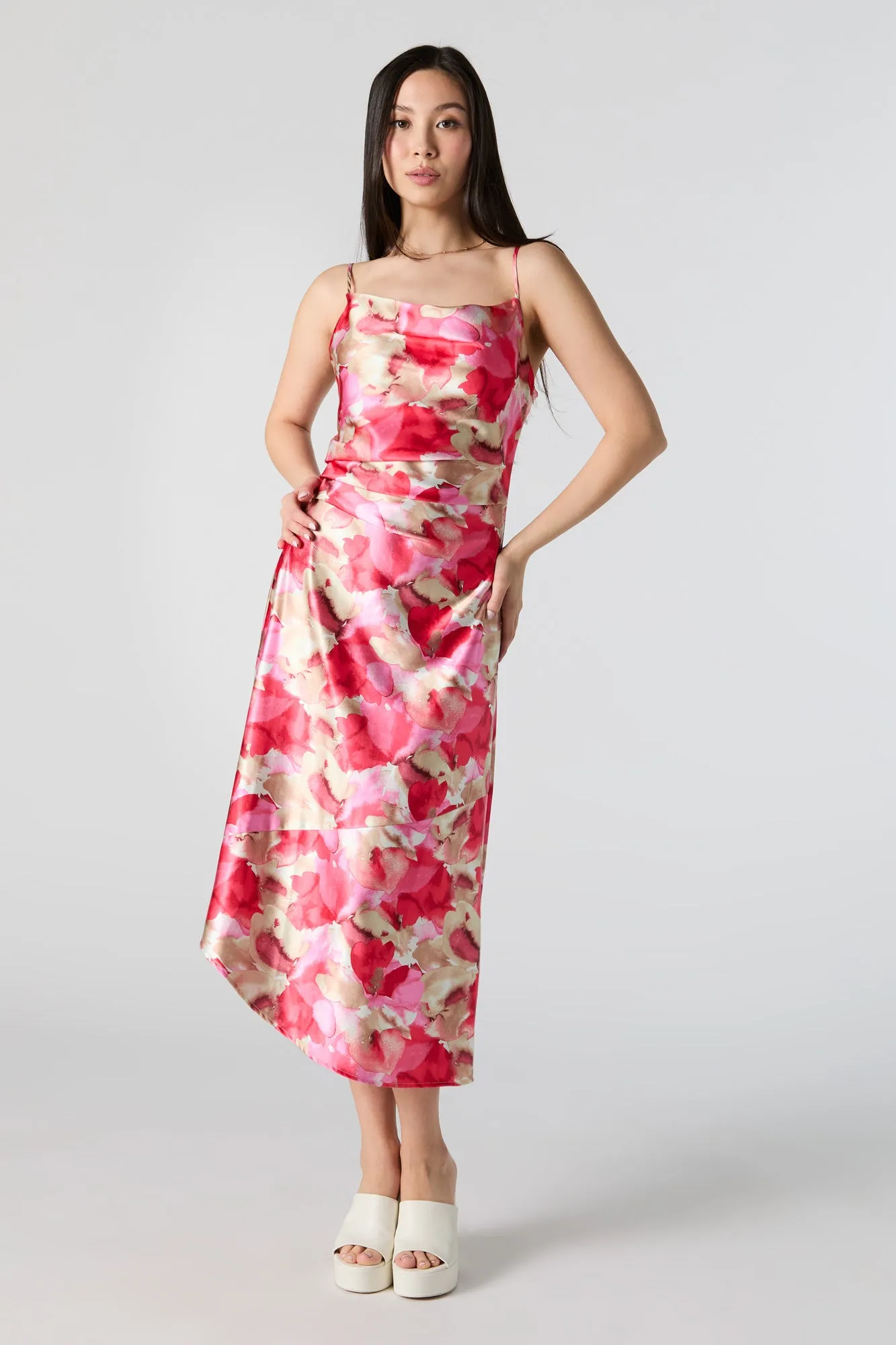 Robe midi asymétrique en satin à col châle sold by Urban Planet product image thumbnail 4