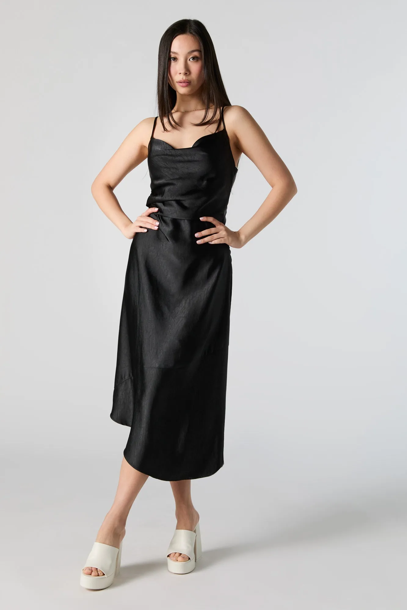 Robe midi asymétrique en satin à col châle sold by Urban Planet product image thumbnail 5