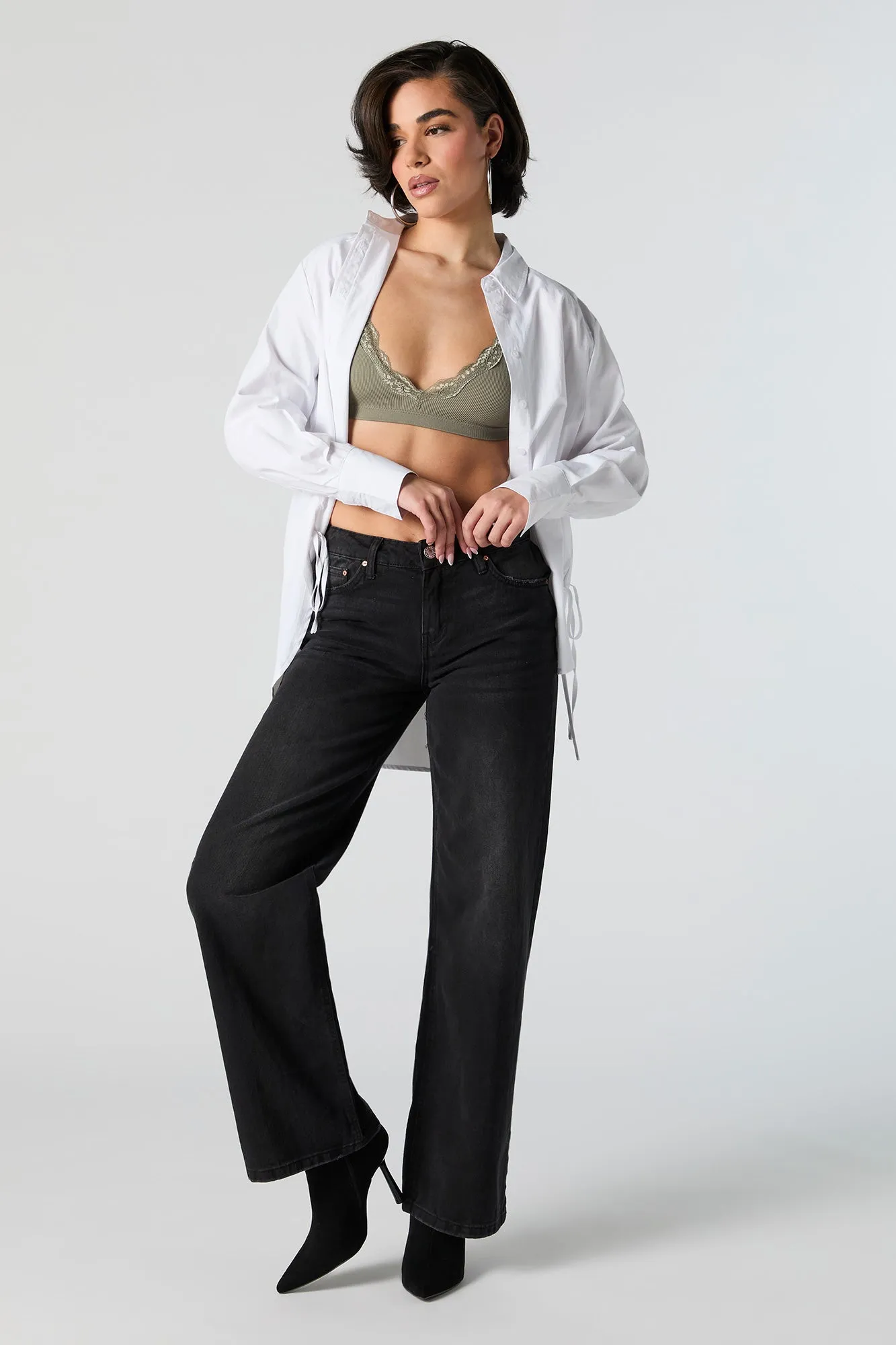 Bralette côtelée avec ourlet de dentelle et encolure en V sold by Urban Planet product image thumbnail 3