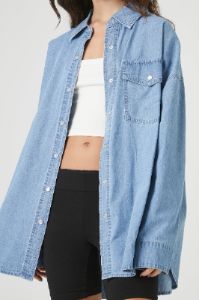 Haut en denim boutonné surdimensionné sold by Urban Planet