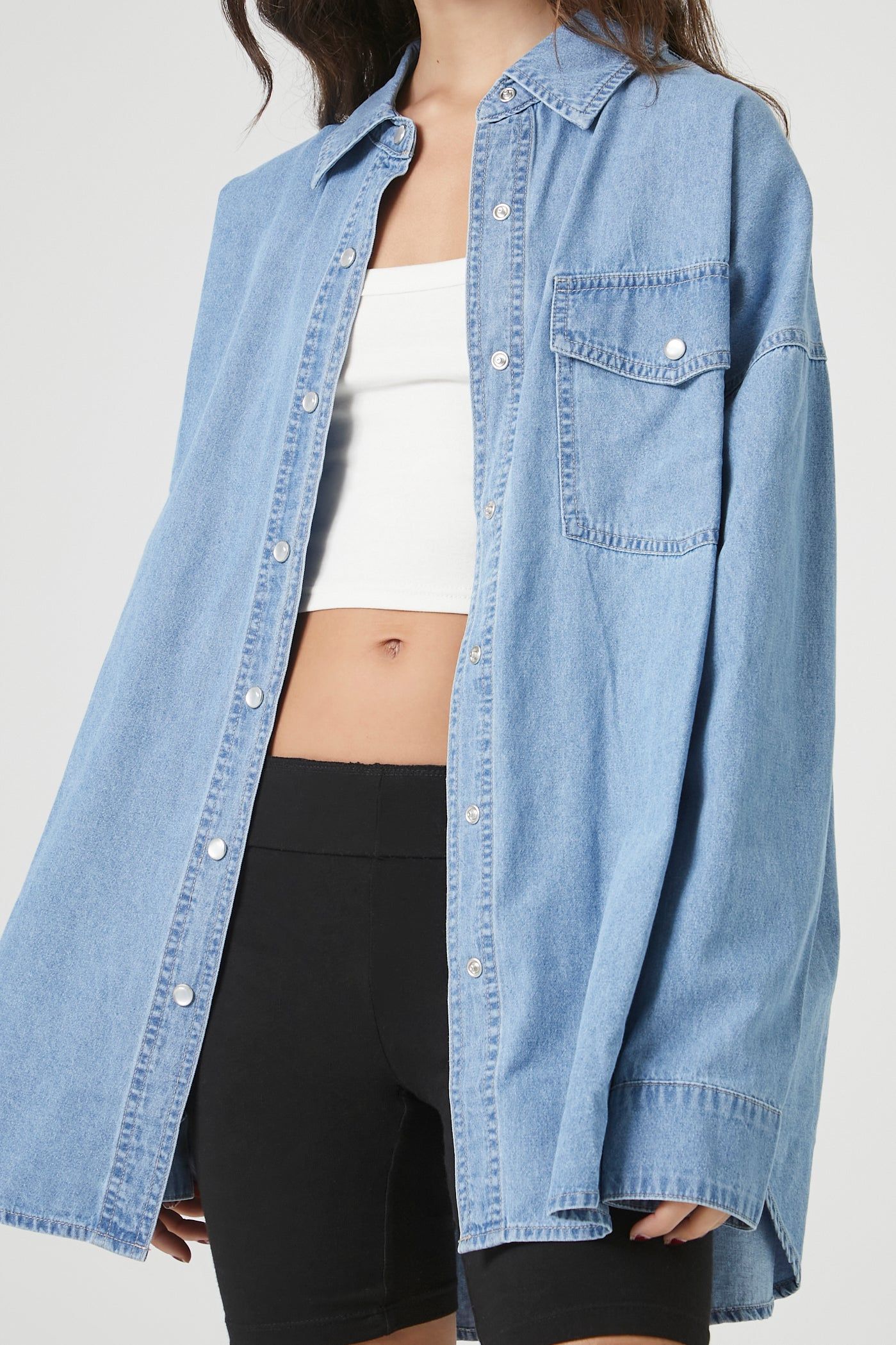 Haut en denim boutonné surdimensionné sold by Urban Planet product image thumbnail 4