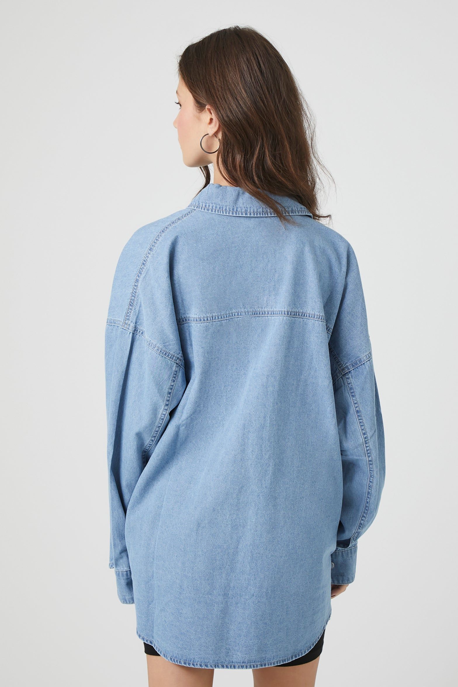 Haut en denim boutonné surdimensionné sold by Urban Planet product image thumbnail 2