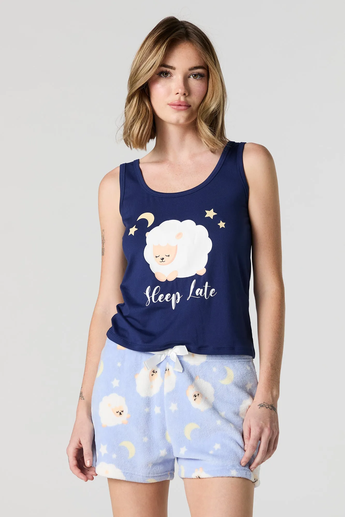 Ensemble-pyjama 2 pièces à camisole imprimée Sheep et short pelucheux sold by Urban Planet