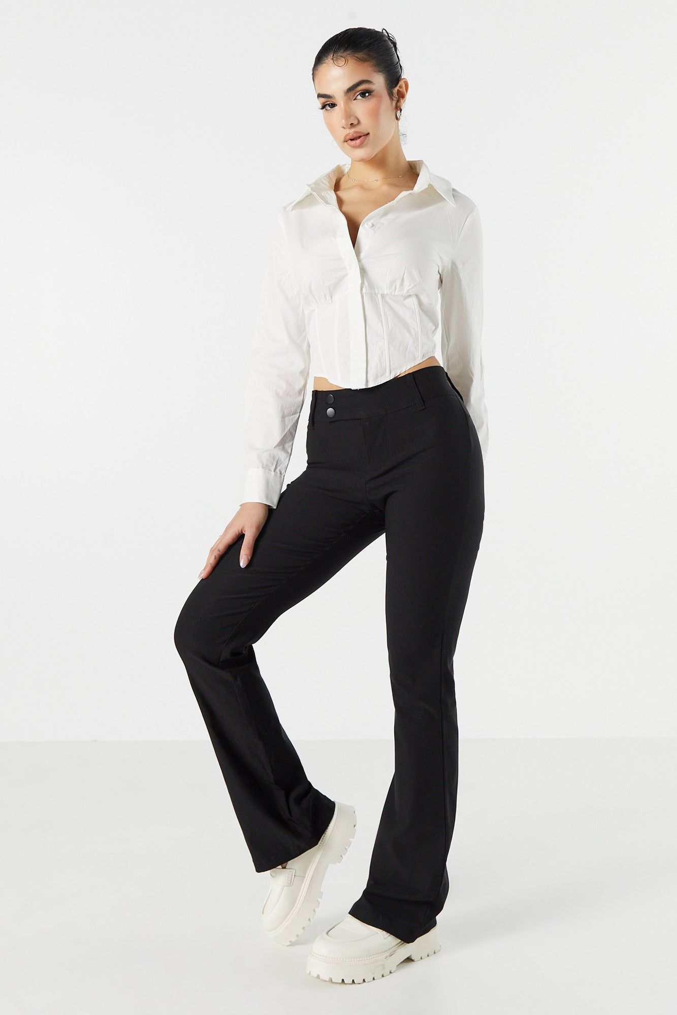 Pantalon habillé à jambe évasée sold by Urban Planet