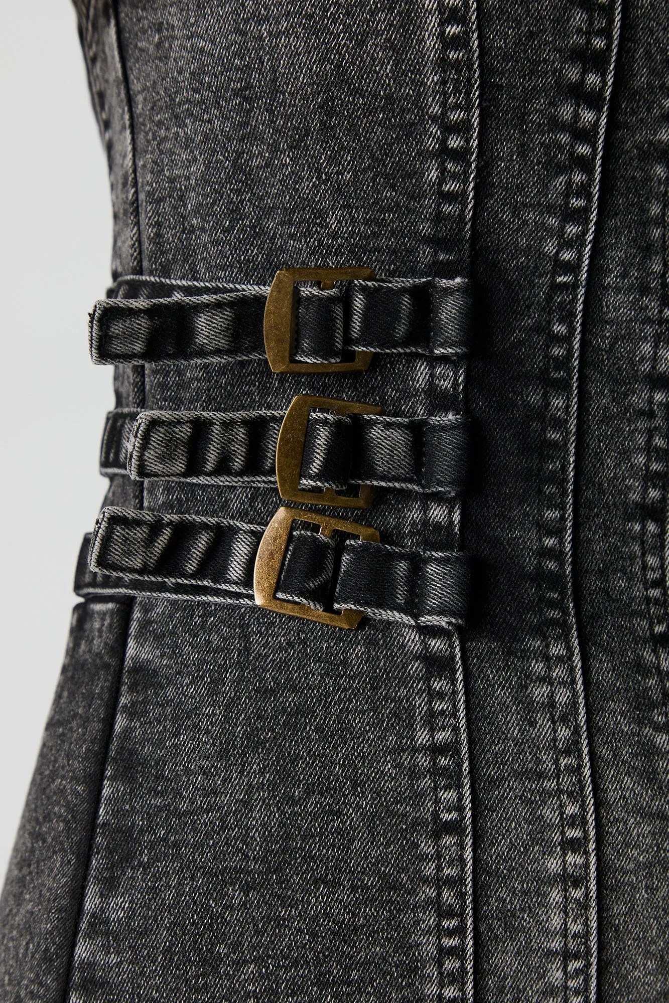 Minirobe tubulaire en denim avec fermeture à glissière sold by Urban Planet product image thumbnail 5