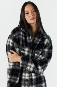 Blouson long en Sherpa à carreaux sold by Urban Planet