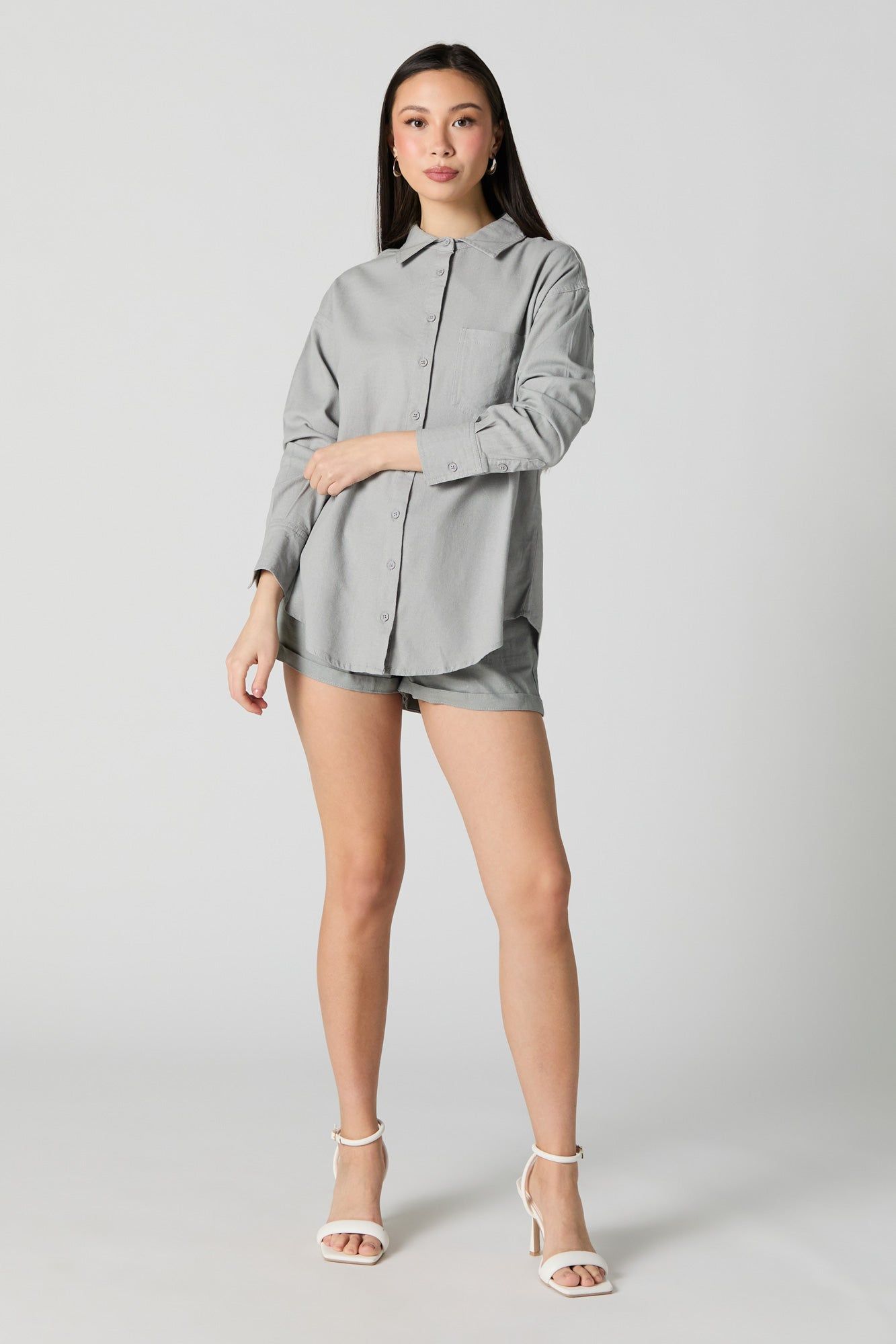 Haut boutonné surdimensionné en lin sold by Urban Planet product image thumbnail 3