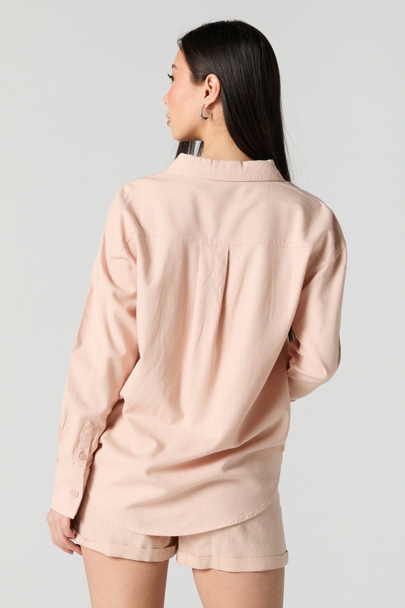 Haut boutonné surdimensionné en lin sold by Urban Planet product image thumbnail 5