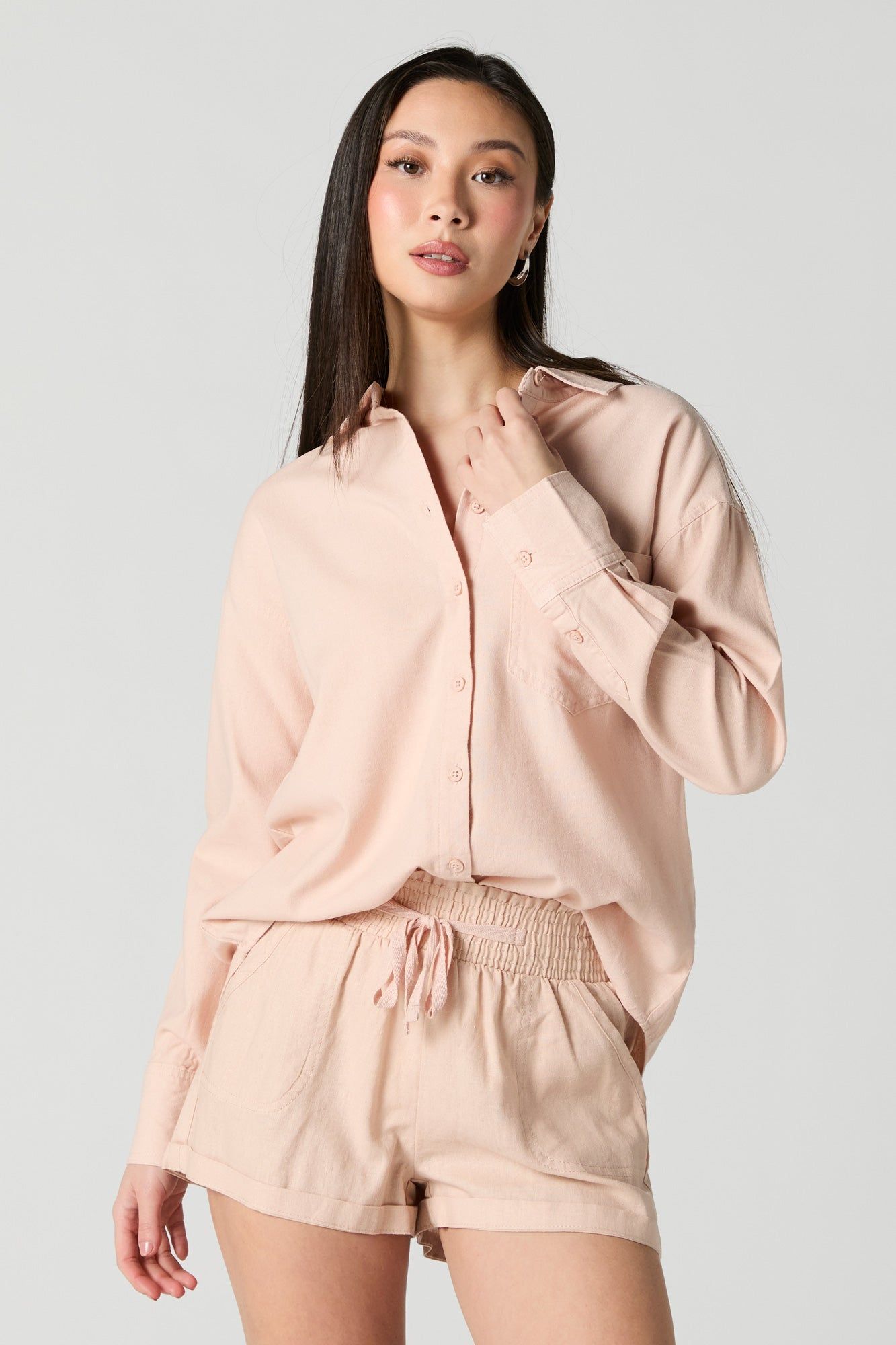 Haut boutonné surdimensionné en lin sold by Urban Planet product image thumbnail 4