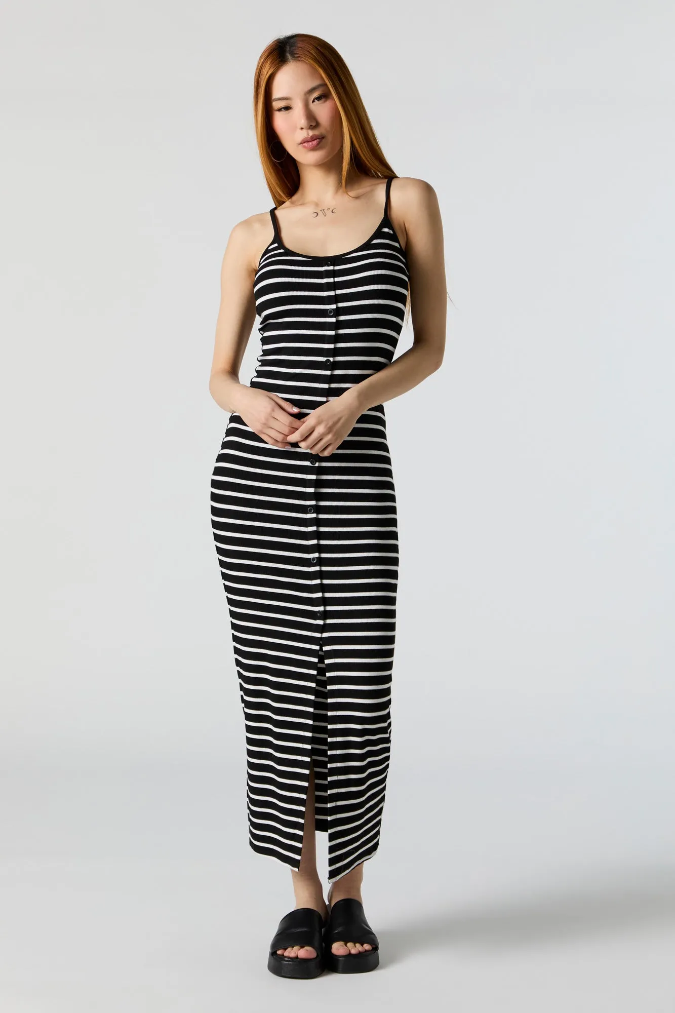 Robe maxi boutonnée moulante côtelée rayée sold by Urban Planet product image thumbnail 4