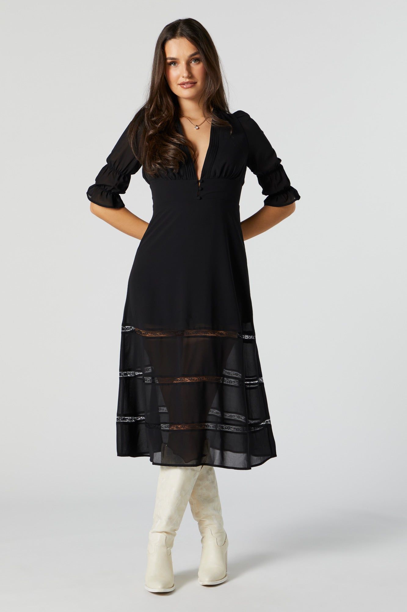 Robe midi en chiffon à manches mi-longues et encolure en V sold by Urban Planet