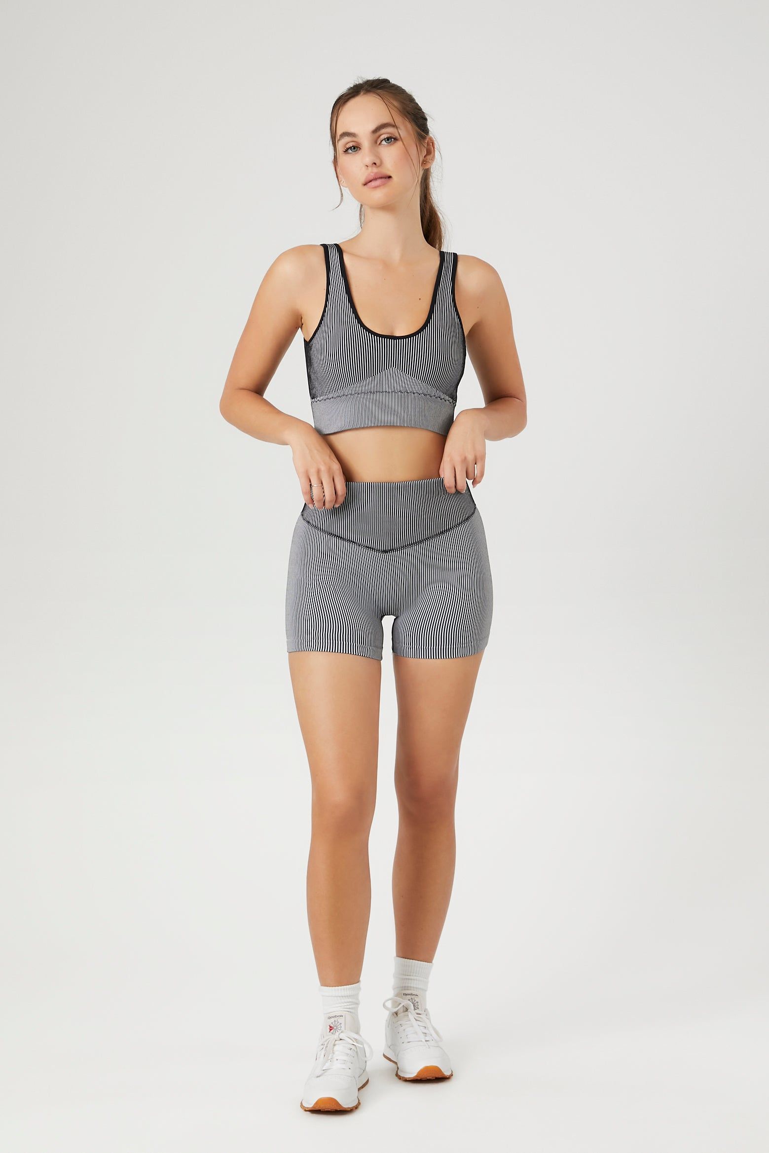 Soutien-gorge de sport sans couture à encolure arrondie sold by Urban Planet product image thumbnail 8