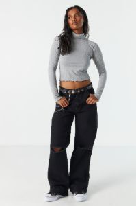 Col roulé en tricot côtelé à manches longues sold by Urban Planet