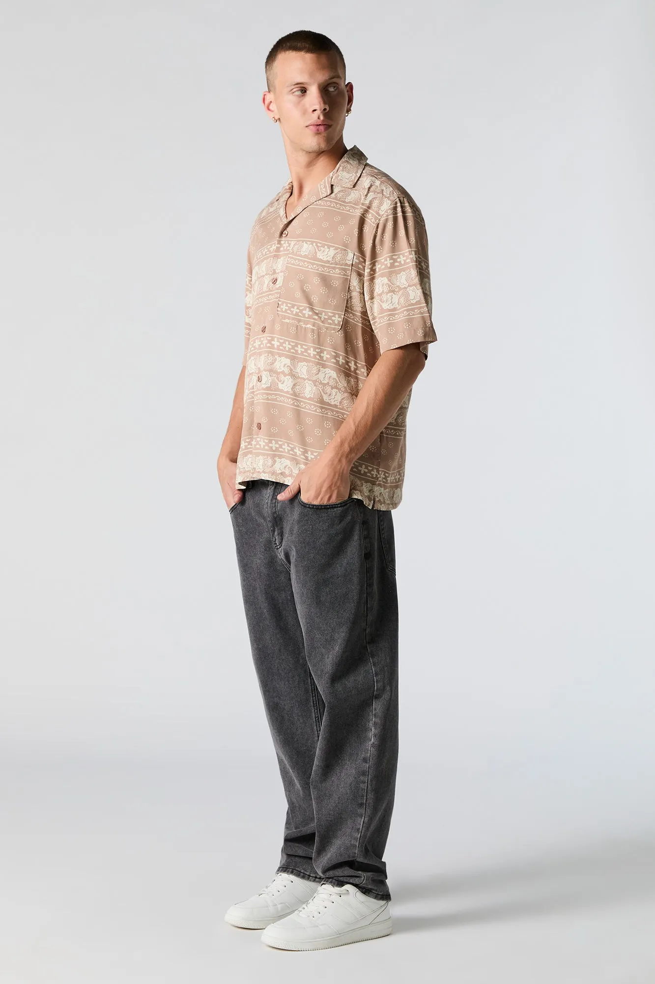 Haut boutonné avec motif cachemire sold by Urban Planet product image thumbnail 3