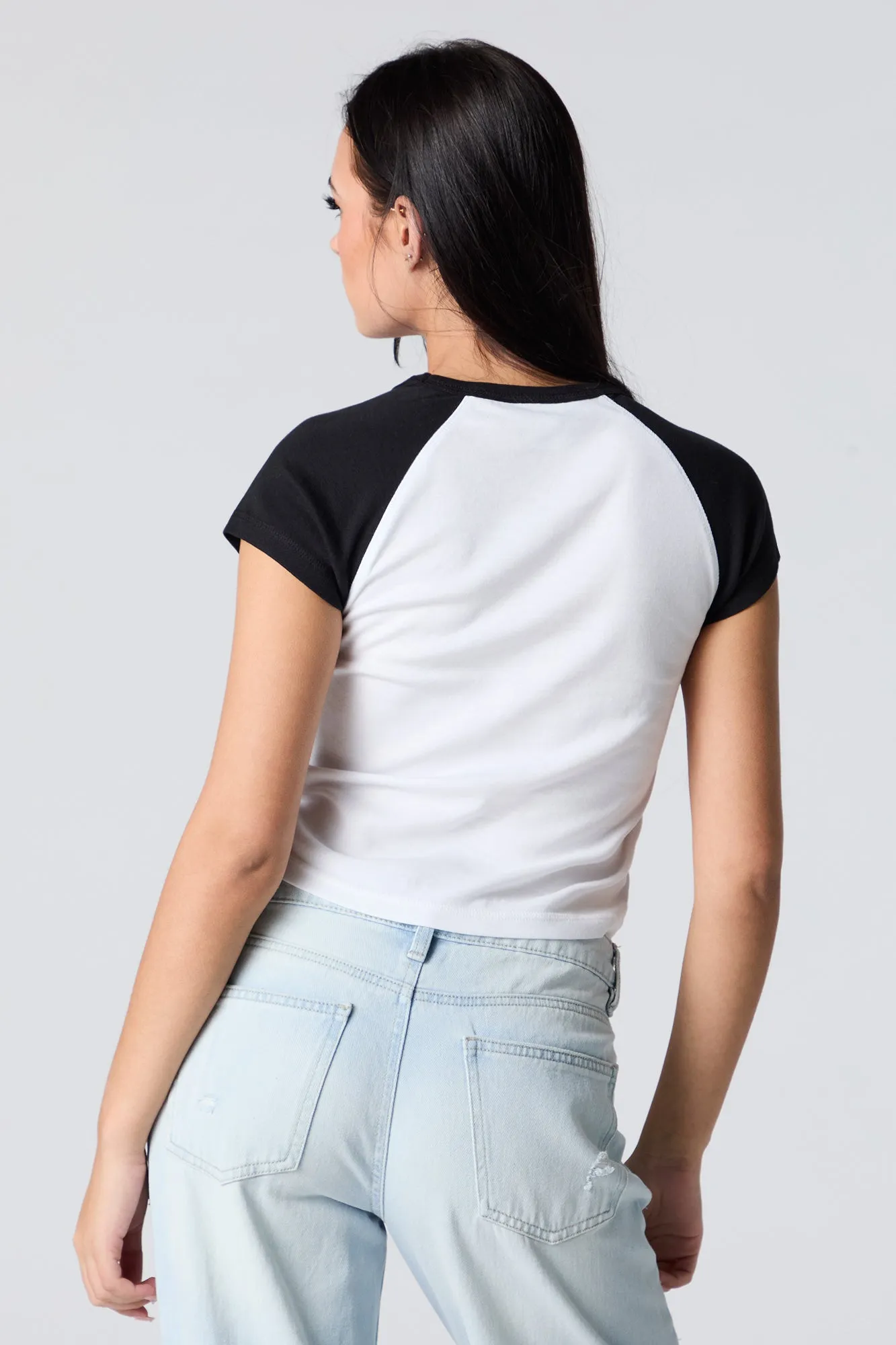 T-shirt raglan ultracourt à imprimé Tupac avec pierres du Rhin sold by Urban Planet product image thumbnail 2