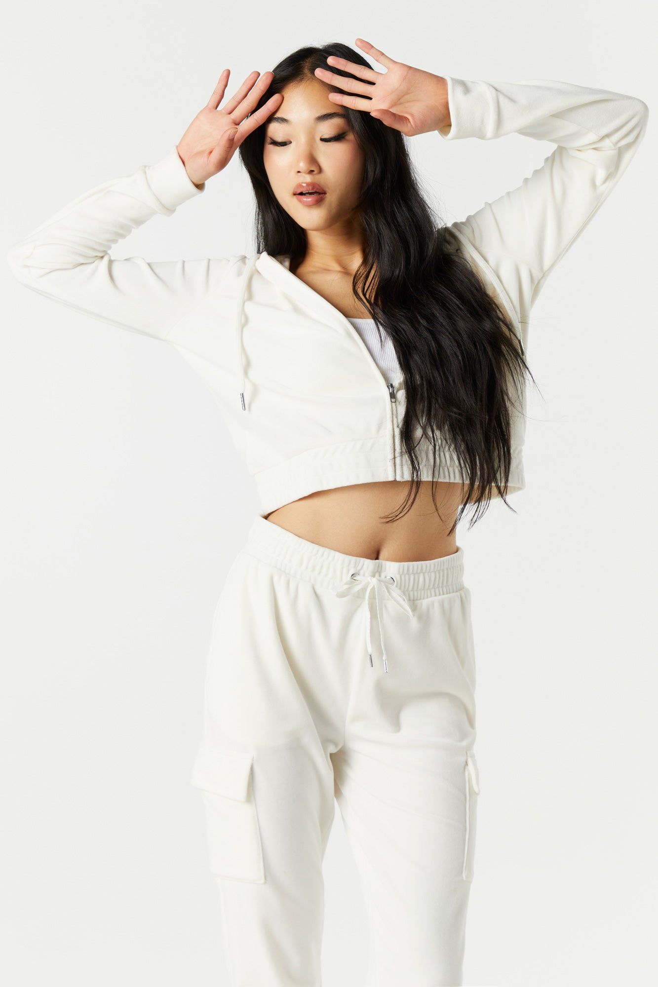 Haut à capuchon en velours avec fermeture à glissière sold by Urban Planet product image thumbnail 7