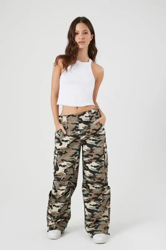 Pantalon cargo à jambe large avec motif camouflage sold by Urban Planet