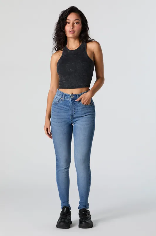 Jean ajusté délavé foncé à taille haute sold by Urban Planet