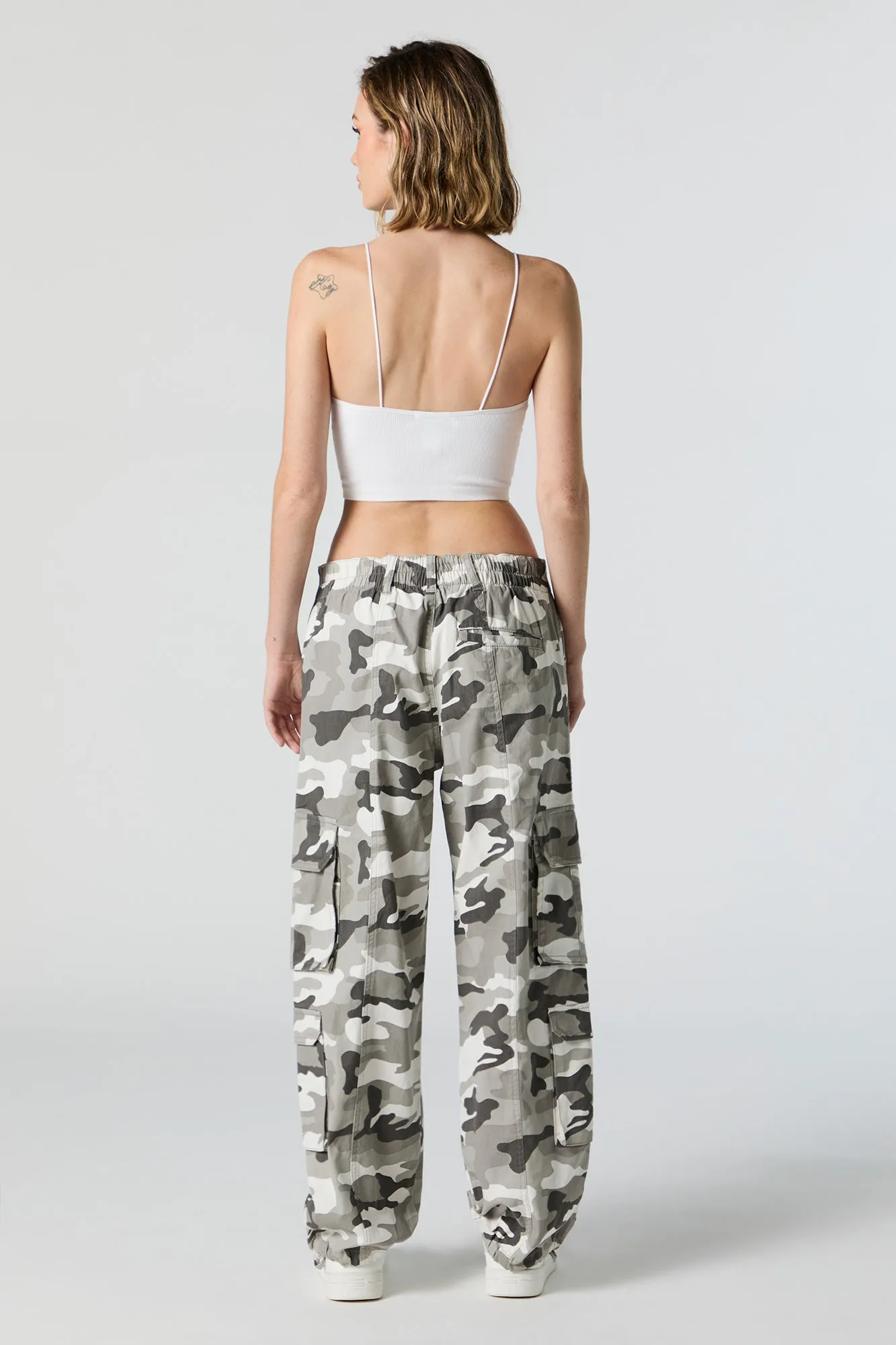 Pantalon cargo à poches multiples avec motif camouflage sold by Urban Planet product image thumbnail 3