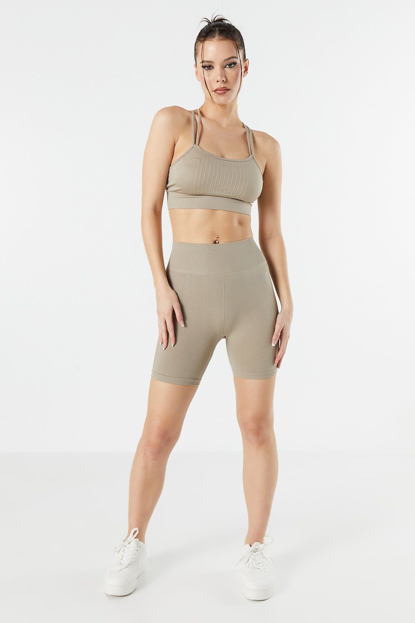 Short de cycliste à taille haute côtelé sur les côtés sold by Urban Planet product image thumbnail 11