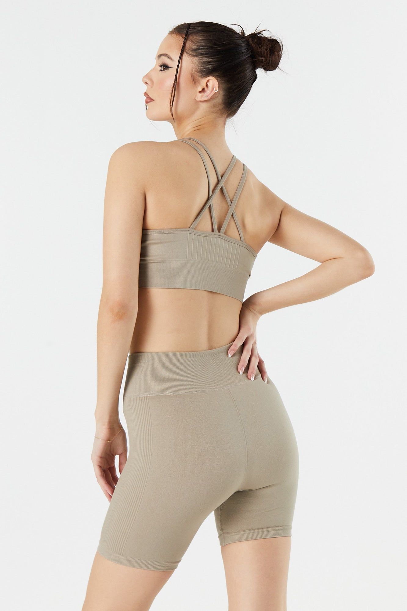 Short de cycliste à taille haute côtelé sur les côtés sold by Urban Planet product image thumbnail 10