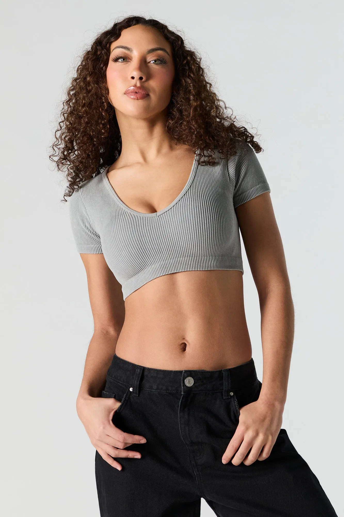 T shirt côtelé ultracourt sans couture à encolure en V sold by Urban Planet product image thumbnail 4