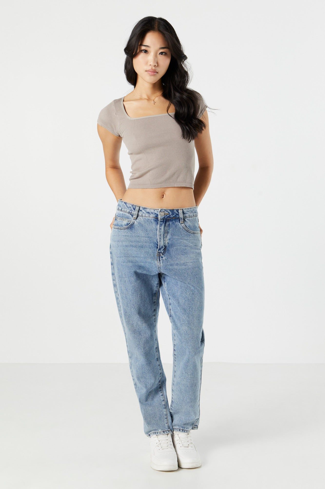 T-shirt côtelé ultracourt avec encolure carrée sold by Urban Planet product image thumbnail 6