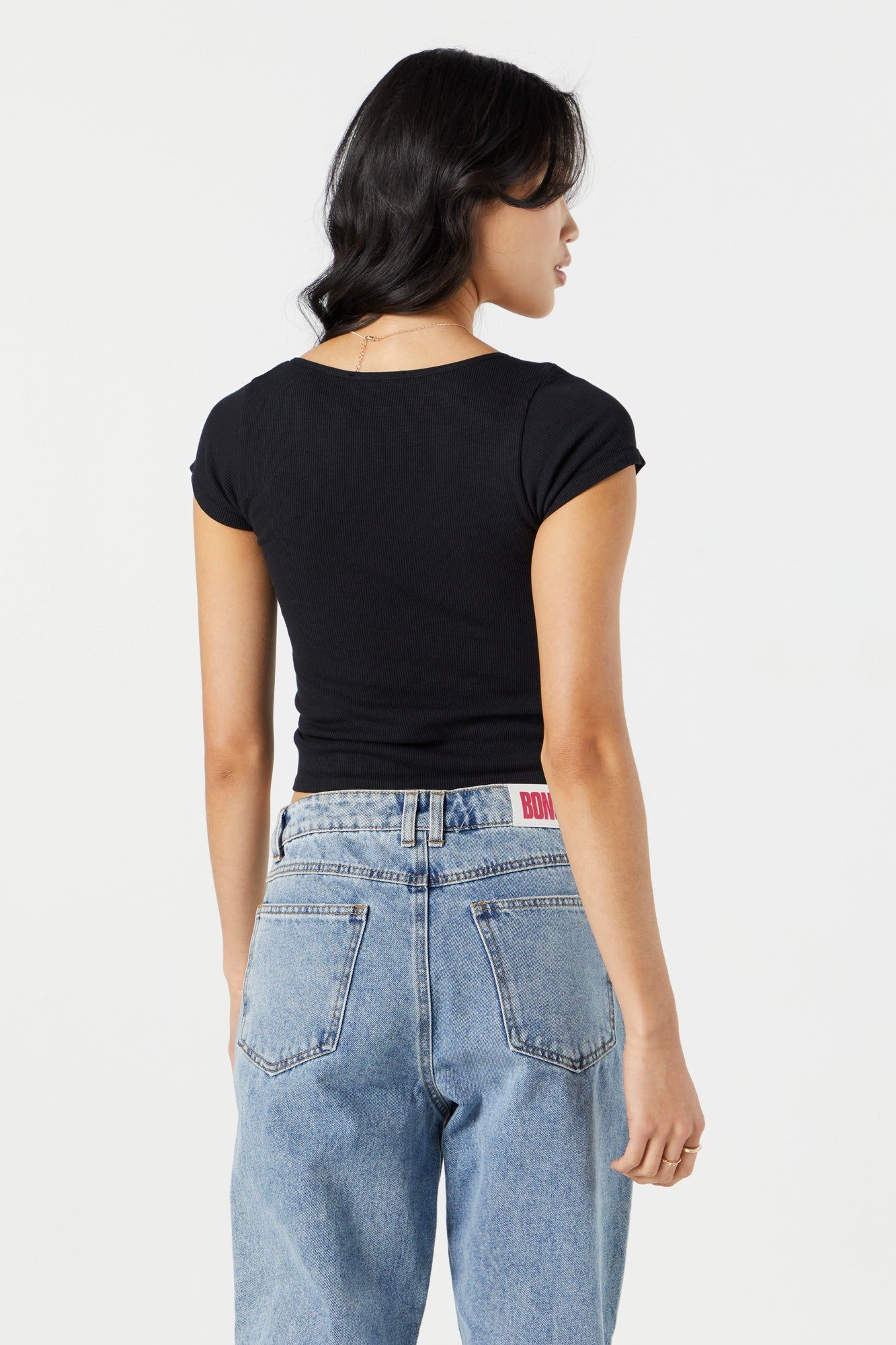 T-shirt côtelé ultracourt avec encolure carrée sold by Urban Planet product image thumbnail 2