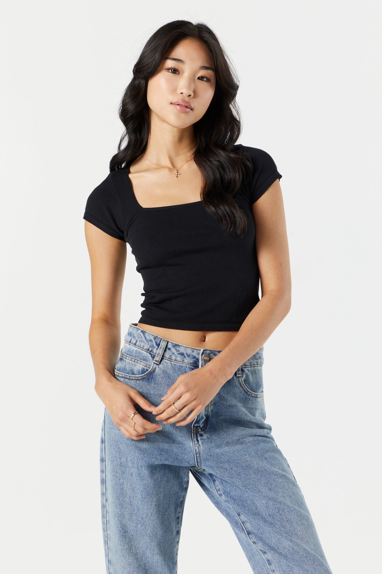 T-shirt côtelé ultracourt avec encolure carrée sold by Urban Planet