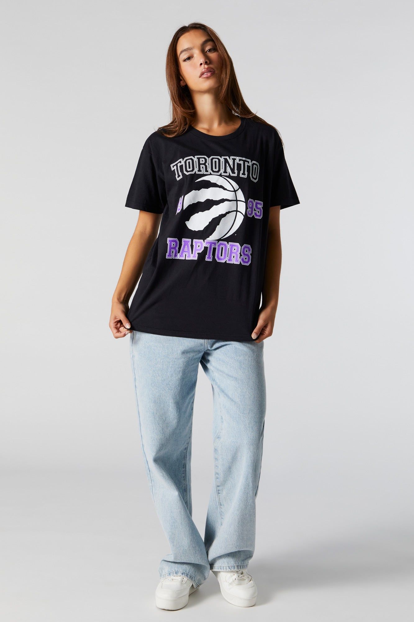 T-shirt de coupe garçonne à imprimé Toronto Raptors sold by Urban Planet product image thumbnail 3
