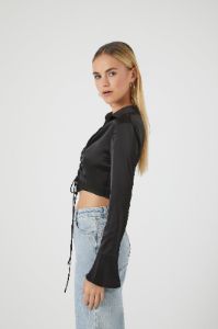 Haut court en satin avec attache sold by Urban Planet