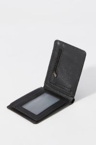 Portefeuille en similicuir sold by Urban Planet