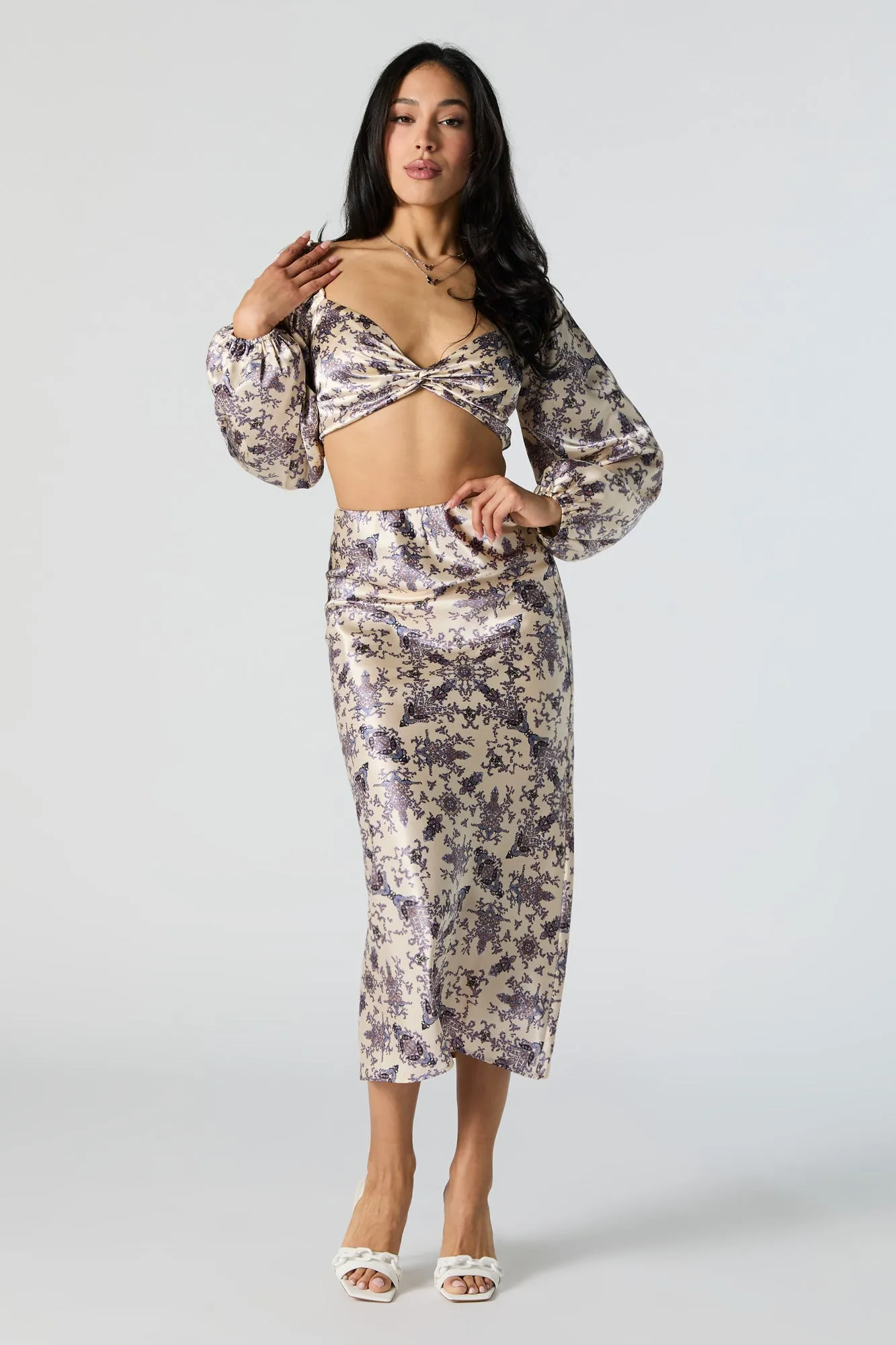 Jupe midi à taille haute en satin imprimé sold by Urban Planet