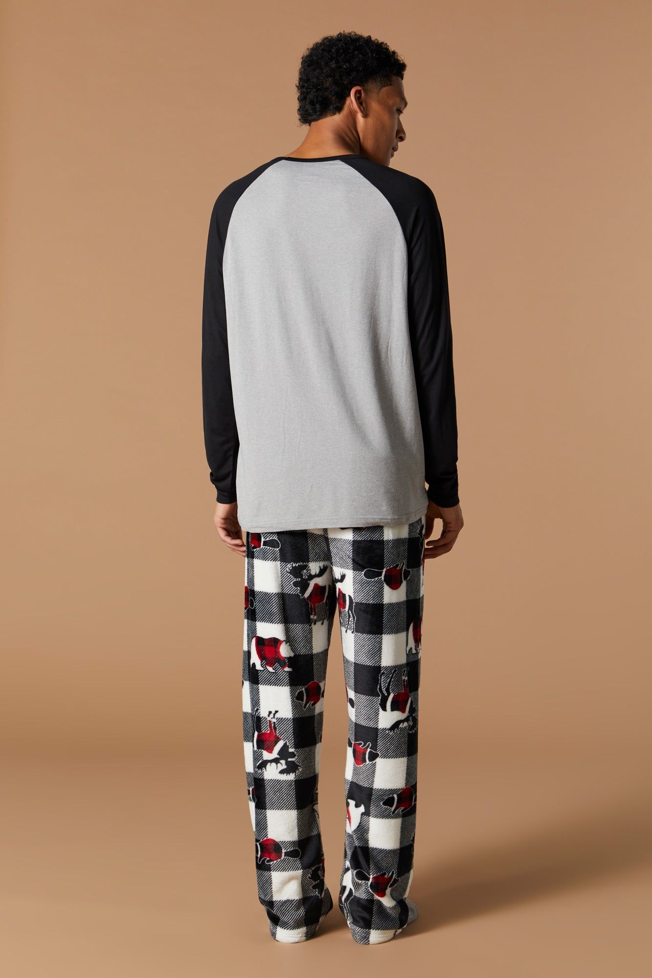 Ensemble pyjama Pyjamas de famille en peluche sold by Urban Planet product image thumbnail 6