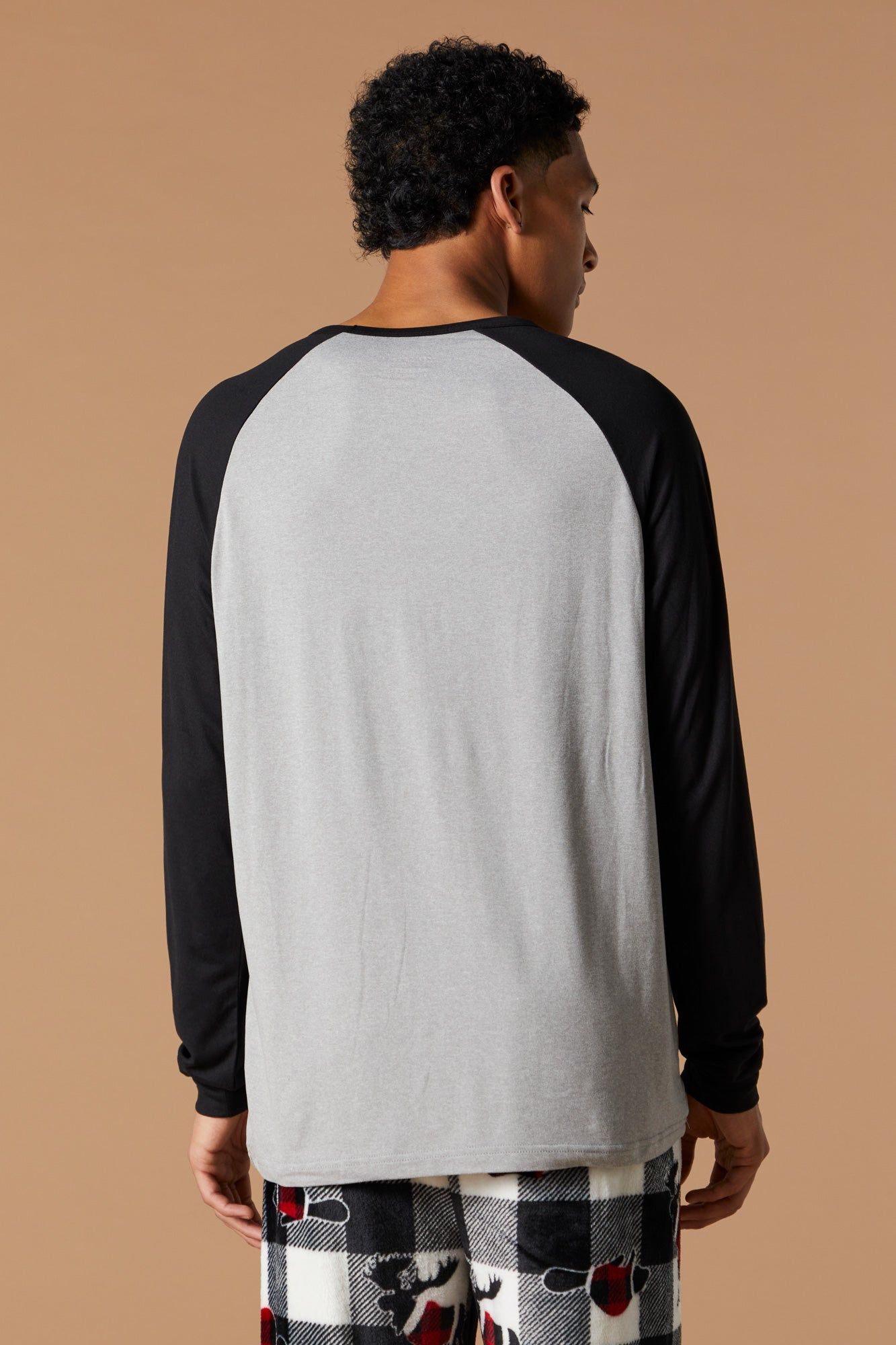 Ensemble pyjama Pyjamas de famille en peluche sold by Urban Planet product image thumbnail 3