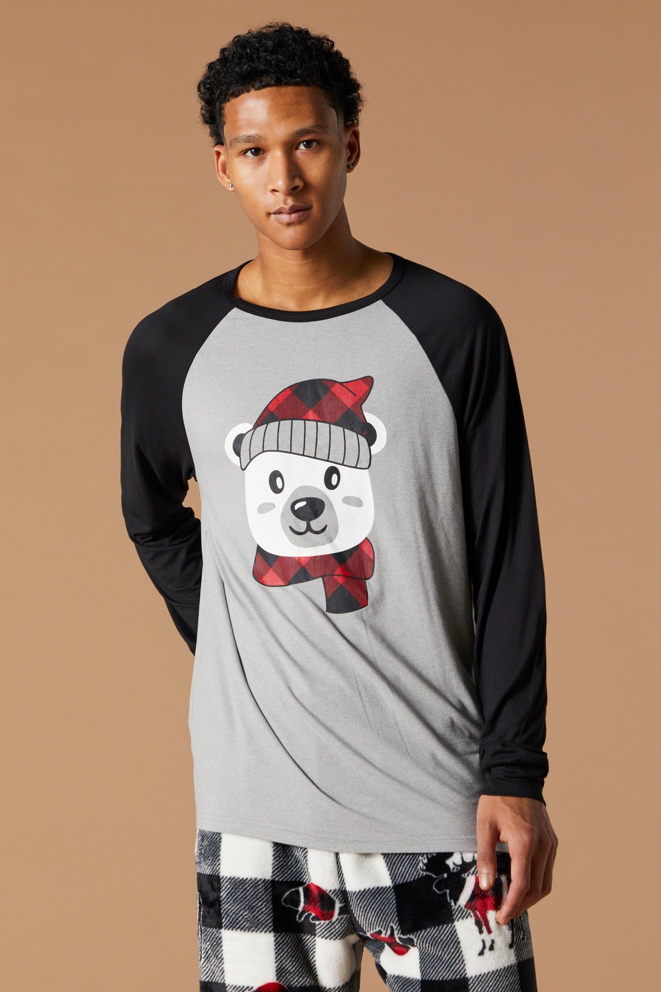 Ensemble pyjama Pyjamas de famille en peluche sold by Urban Planet