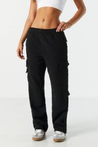 Pantalon cargo en molleton à plusieurs poches sold by Urban Planet