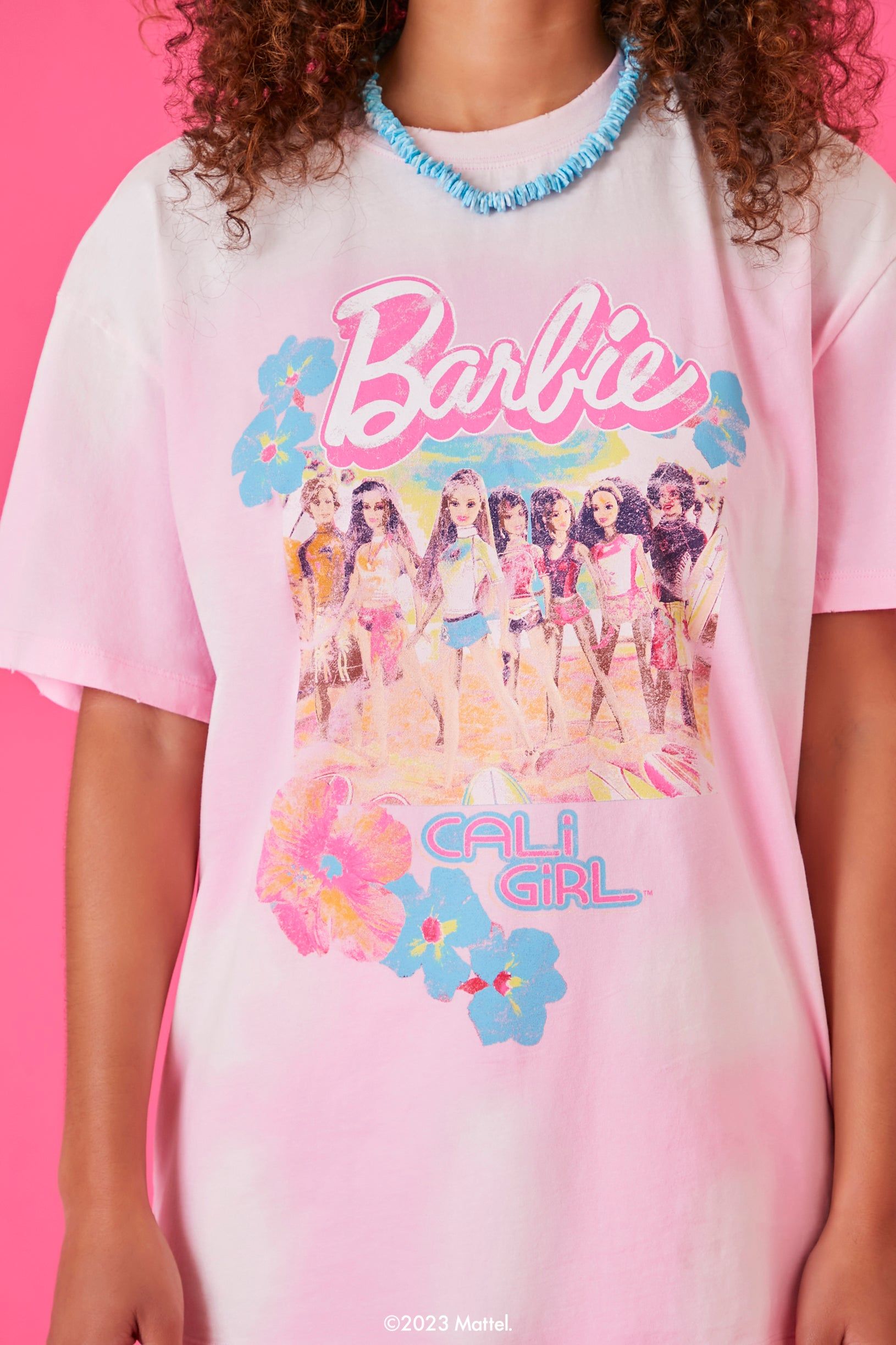 T-shirt à imprimé Barbie™ Beach Party sold by Urban Planet product image thumbnail 3
