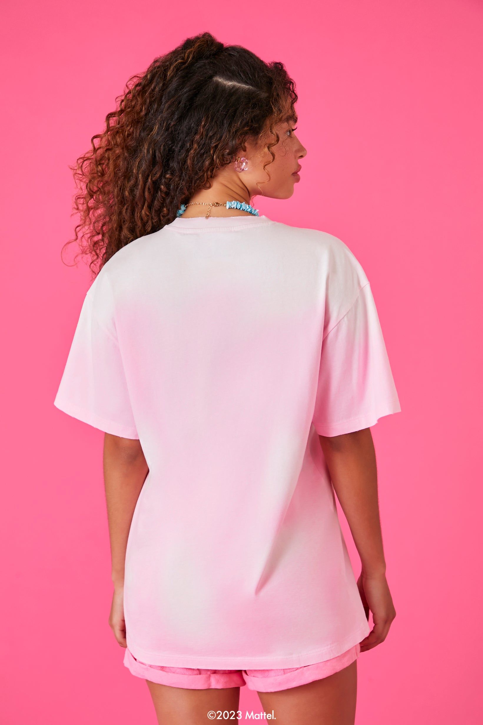 T-shirt à imprimé Barbie™ Beach Party sold by Urban Planet product image thumbnail 2