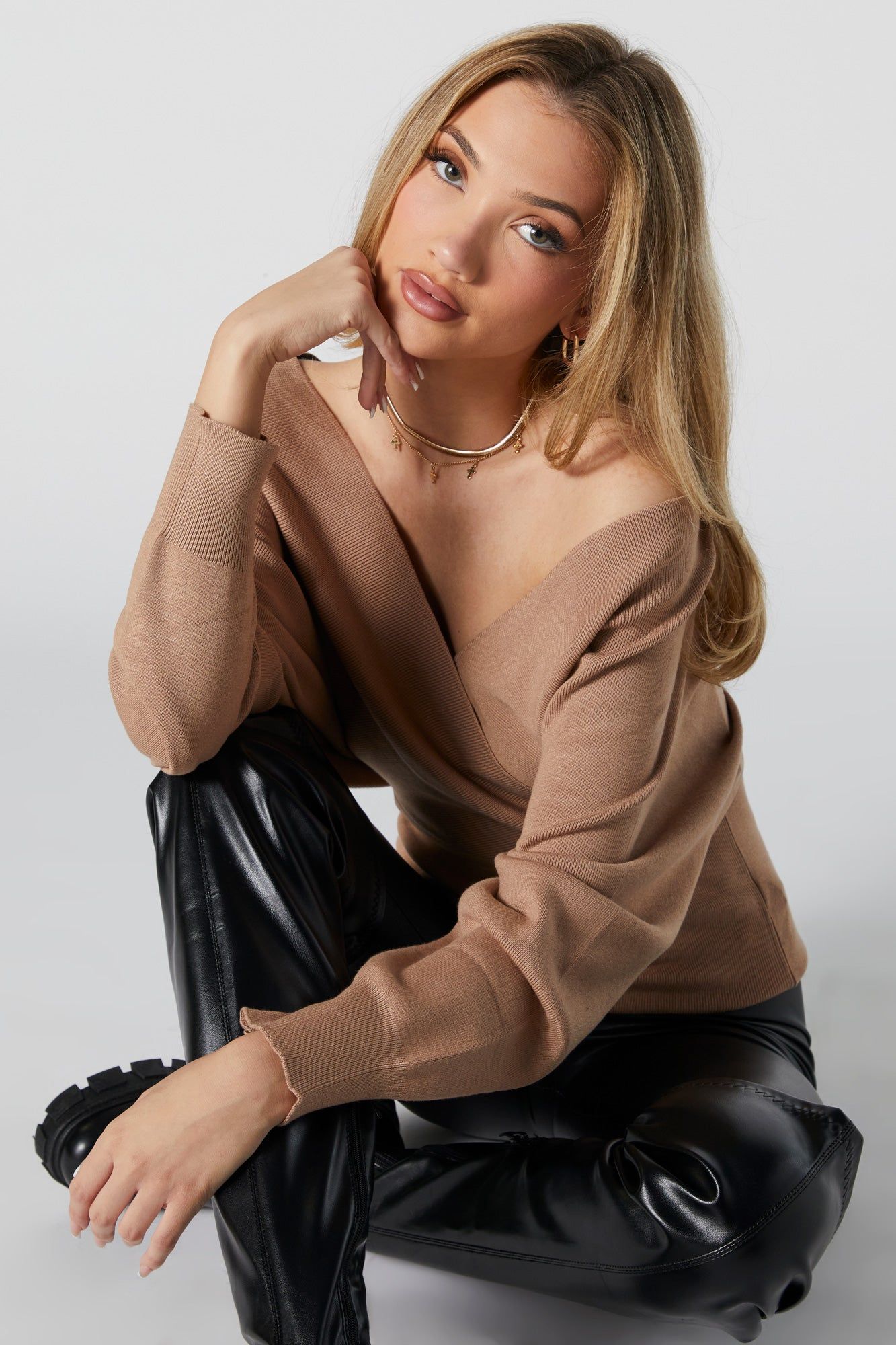 Chandail à surplis avec épaules dénudées sold by Urban Planet product image thumbnail 4