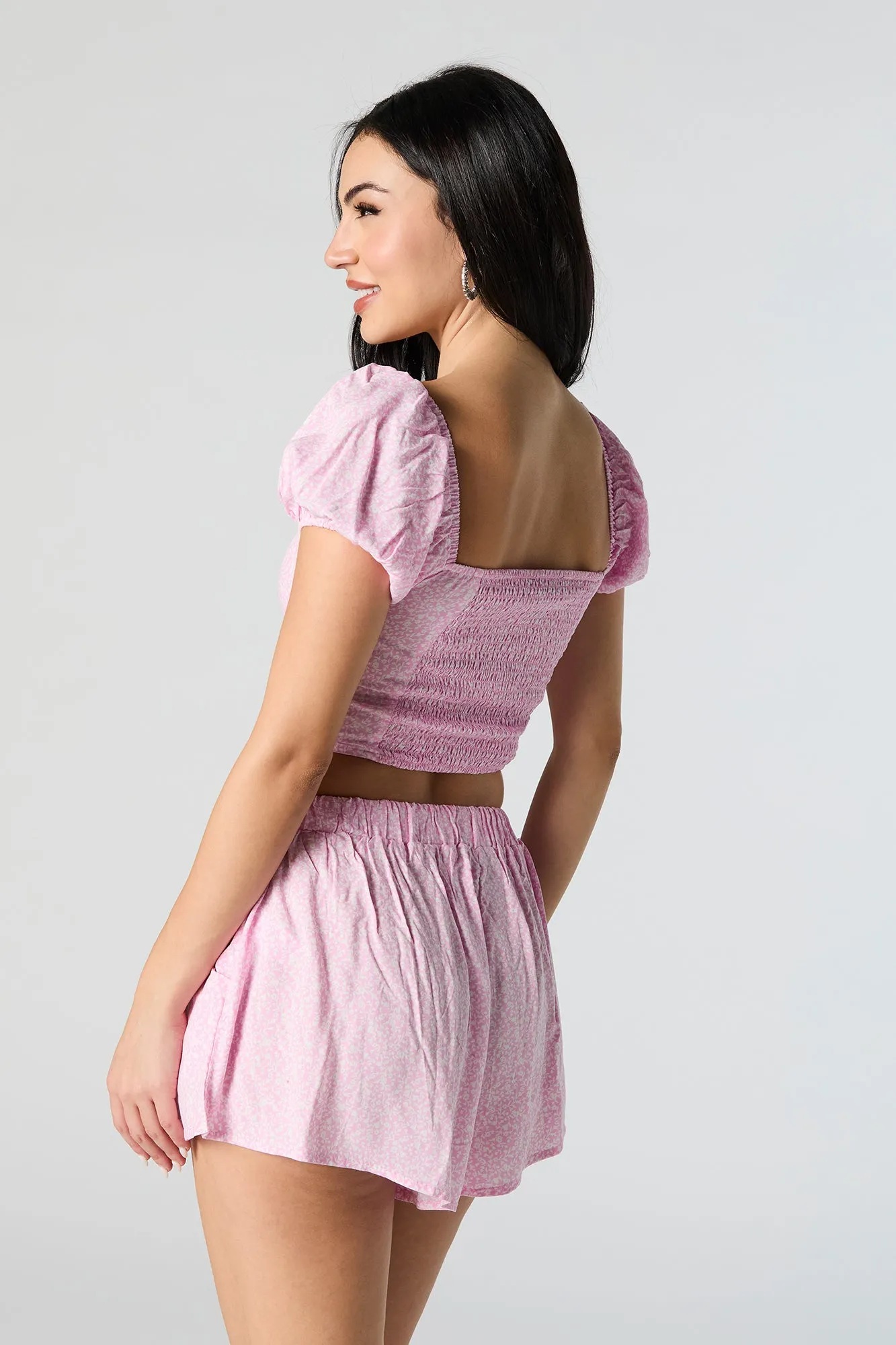 Haut court de style laitière fleuri sold by Urban Planet product image thumbnail 2