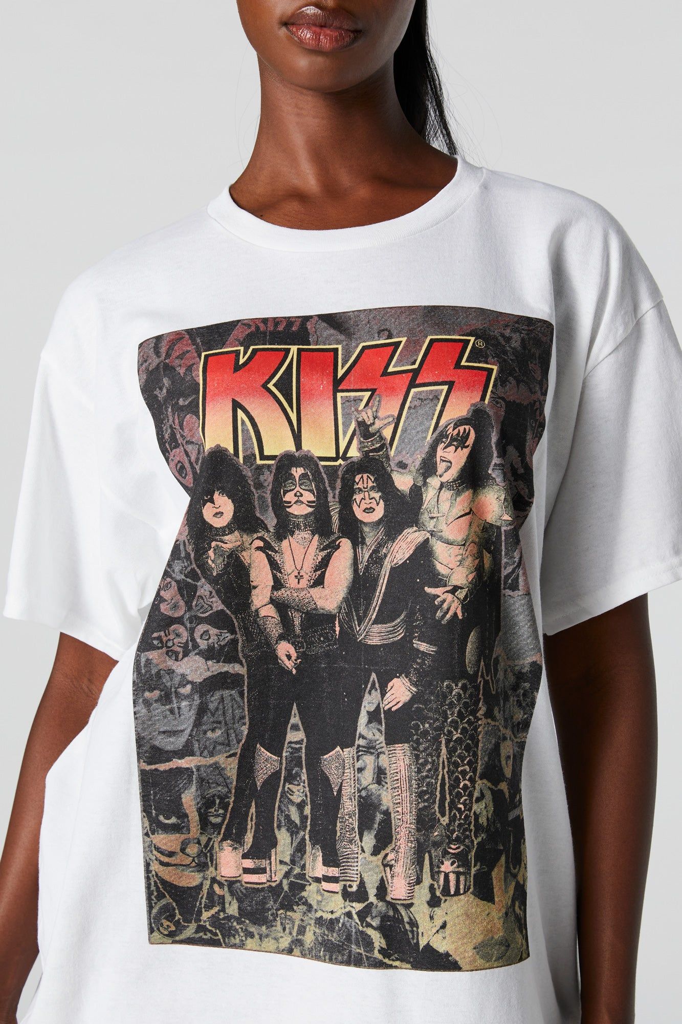 T-shirt de coupe garçonne à imprimé KISS sold by Urban Planet product image thumbnail 4