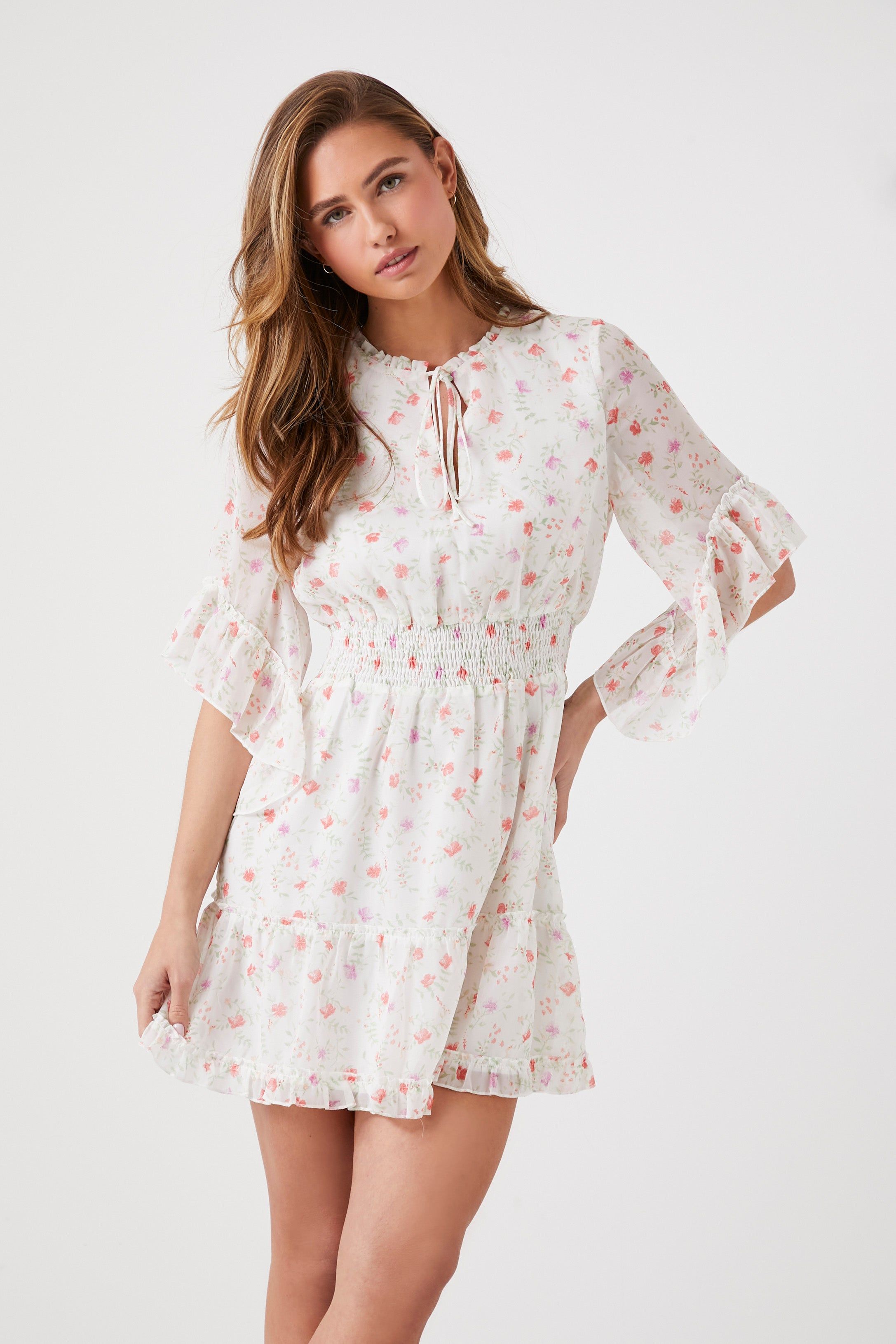 Minirobe fleurie en chiffon sold by Urban Planet