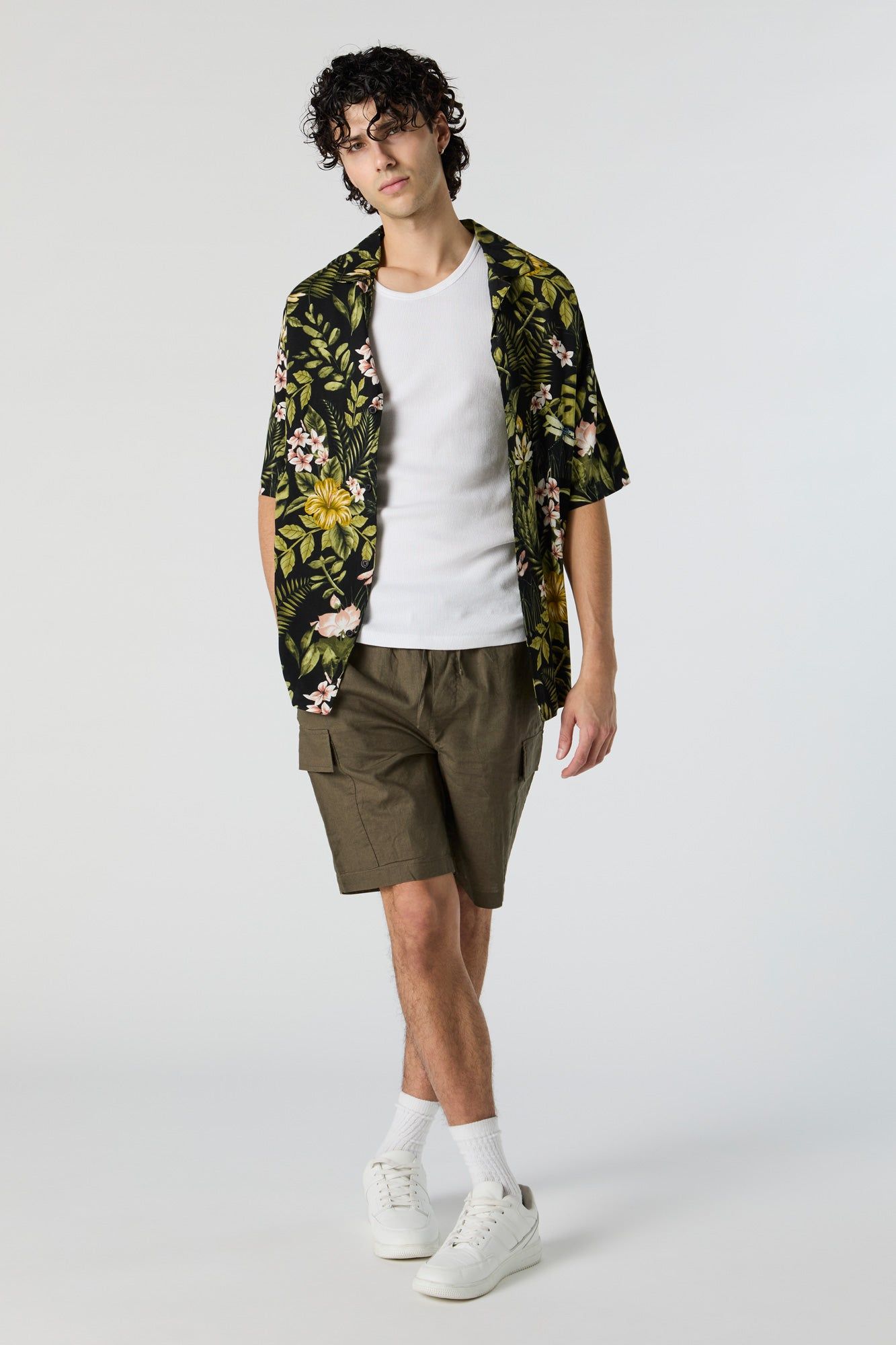 Haut boutonné avec motif tropical sold by Urban Planet product image thumbnail 3